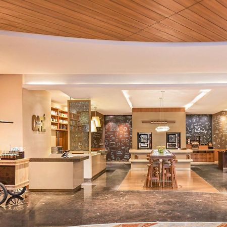 Pullman New Delhi Aerocity Buitenkant foto The lobby lounge