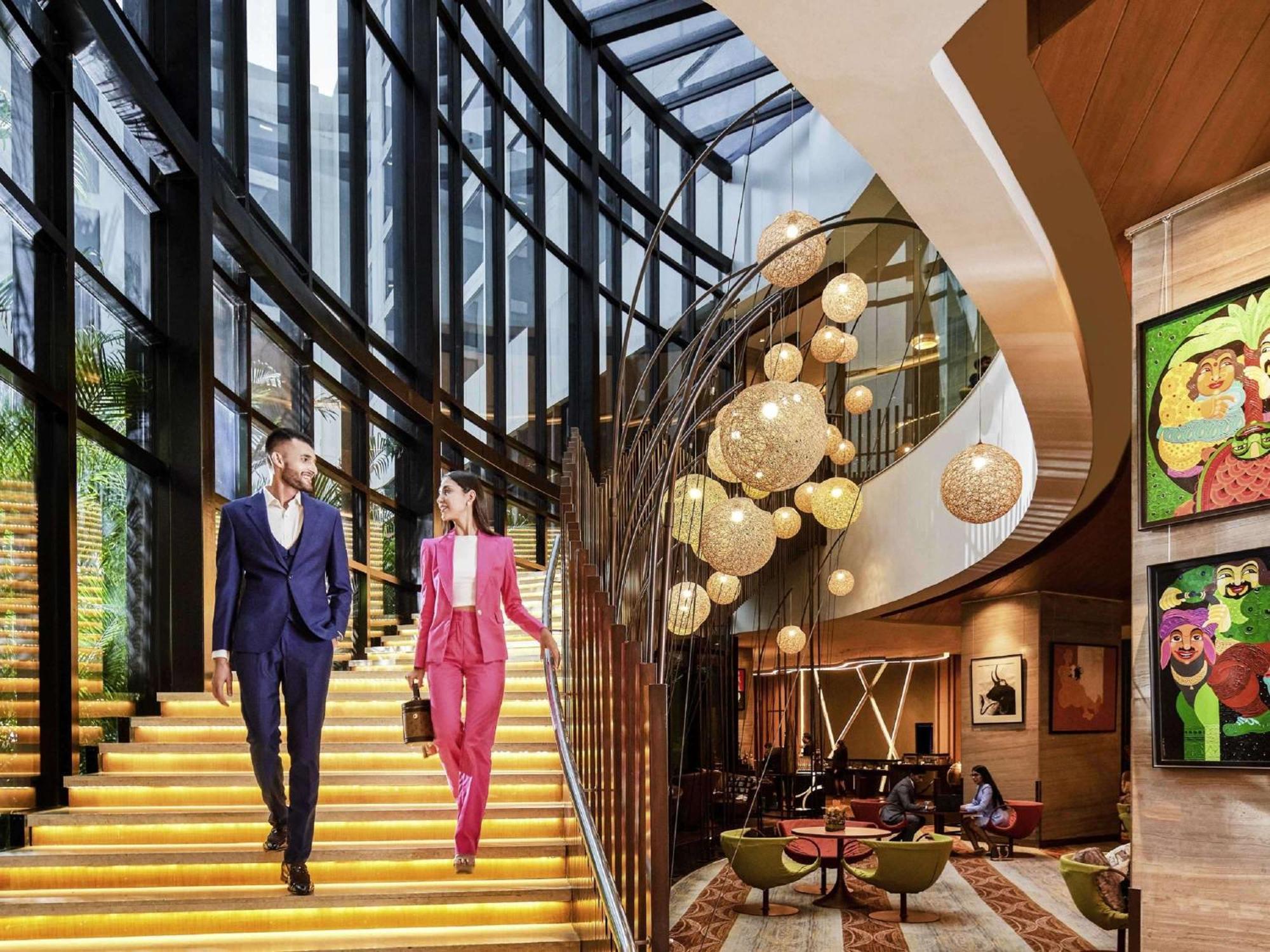 Pullman New Delhi Aerocity Buitenkant foto The lobby of the hotel