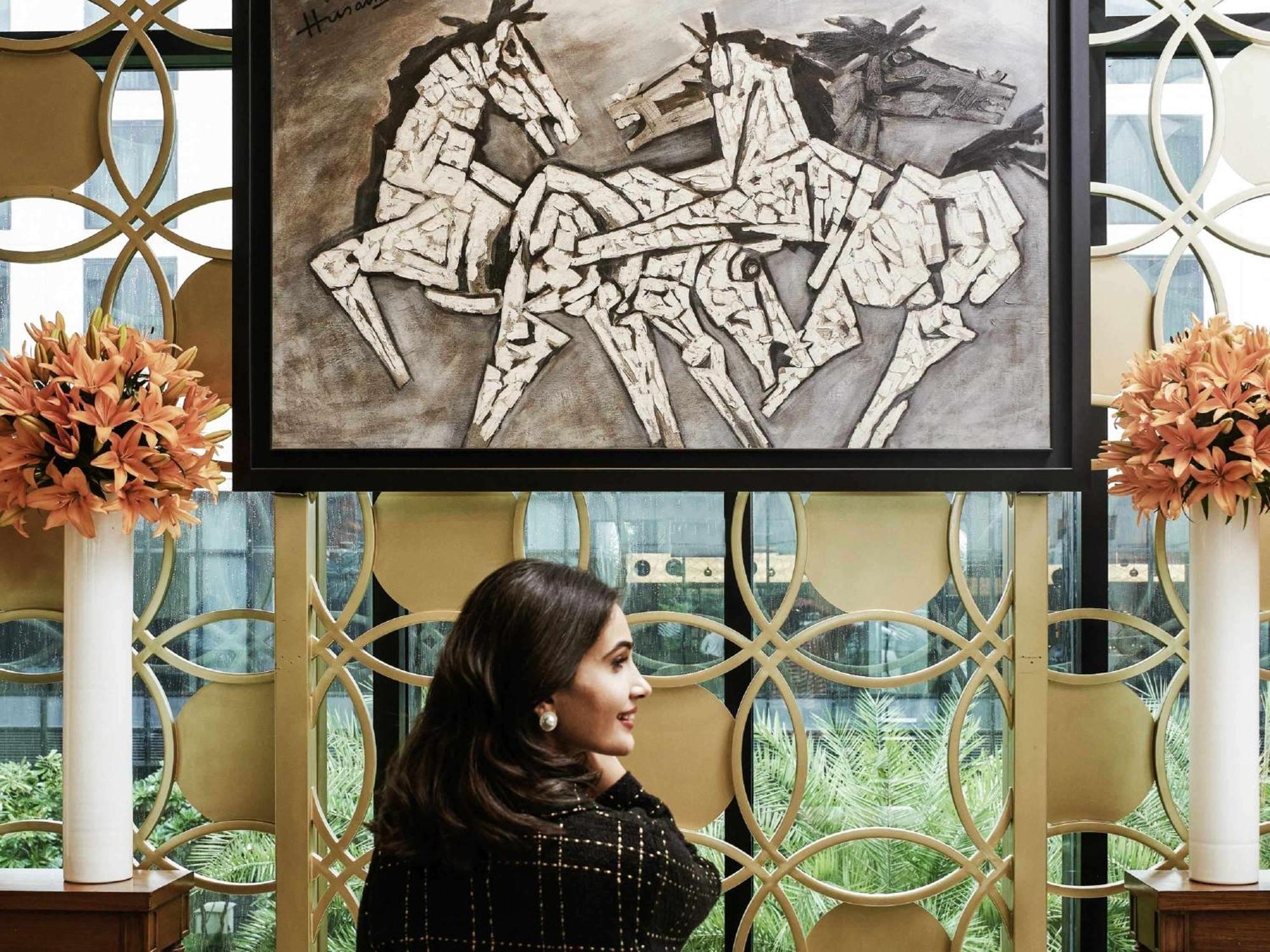 Pullman New Delhi Aerocity Buitenkant foto The Artist