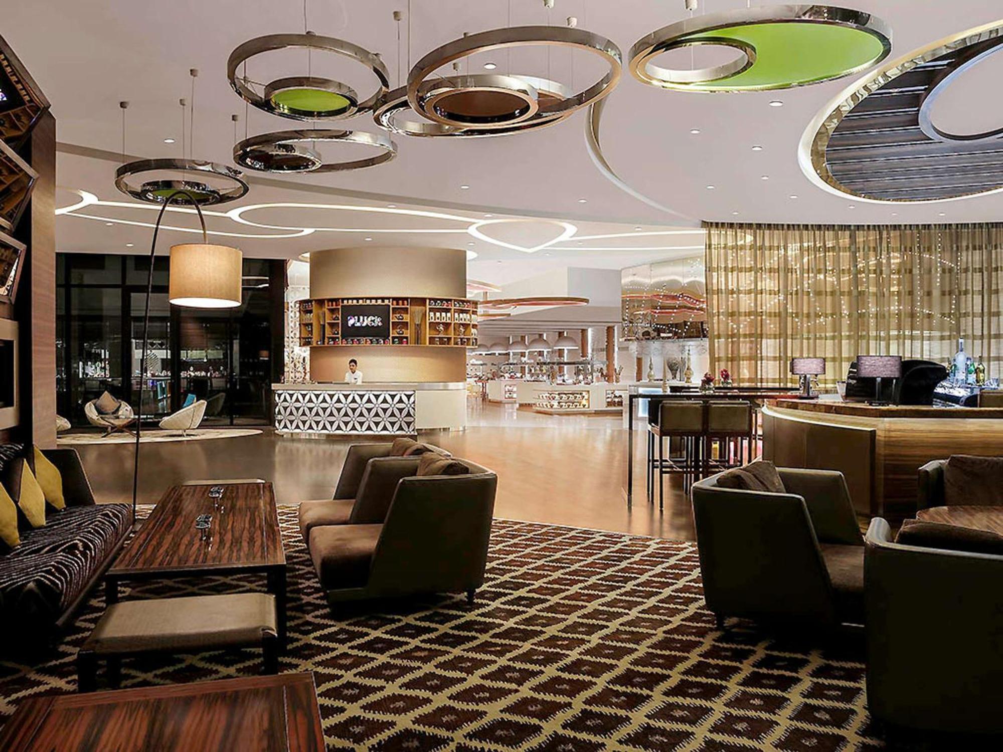 Pullman New Delhi Aerocity Buitenkant foto The lounge at the airport
