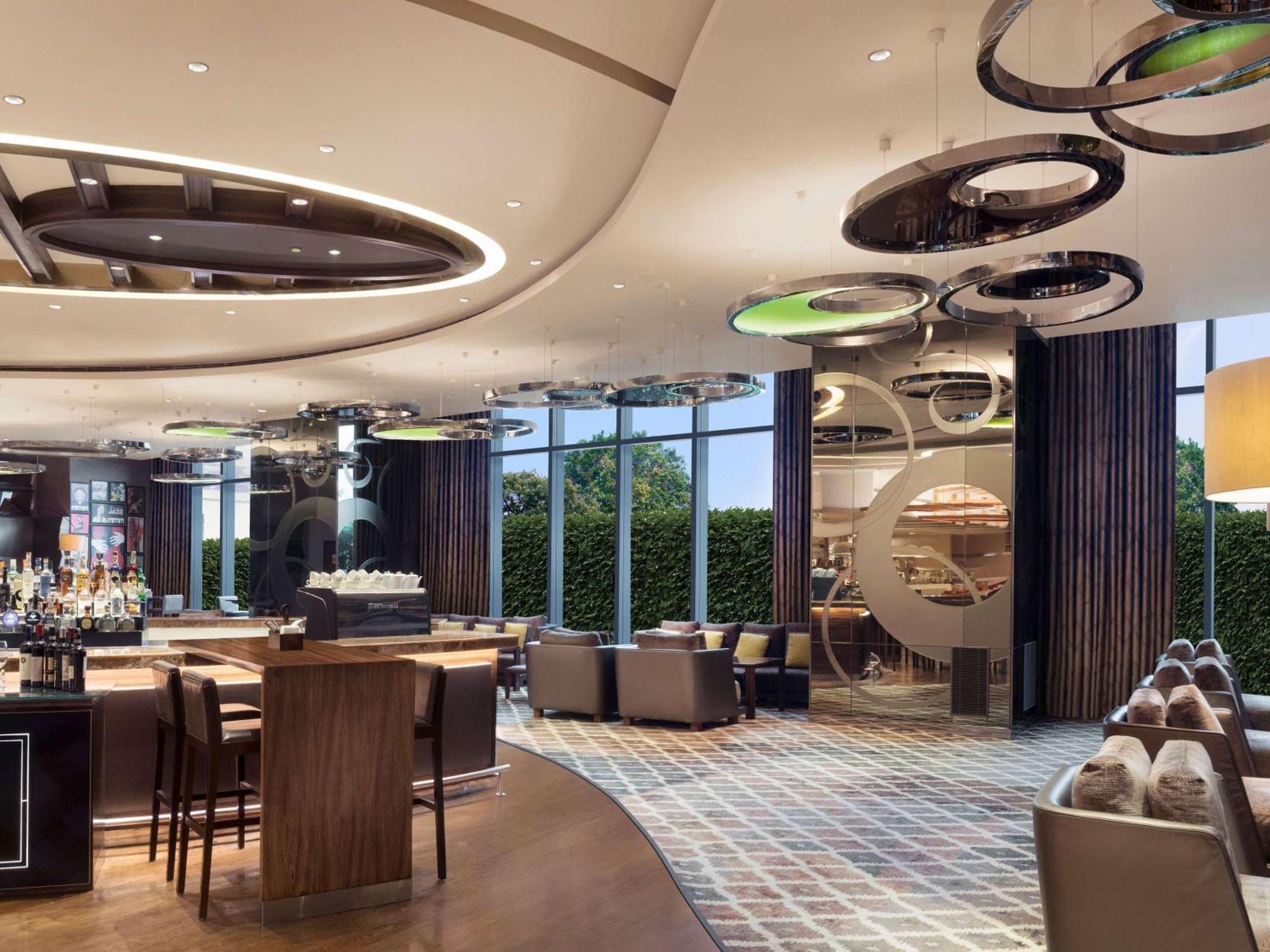 Pullman New Delhi Aerocity Buitenkant foto The lounge at the airport
