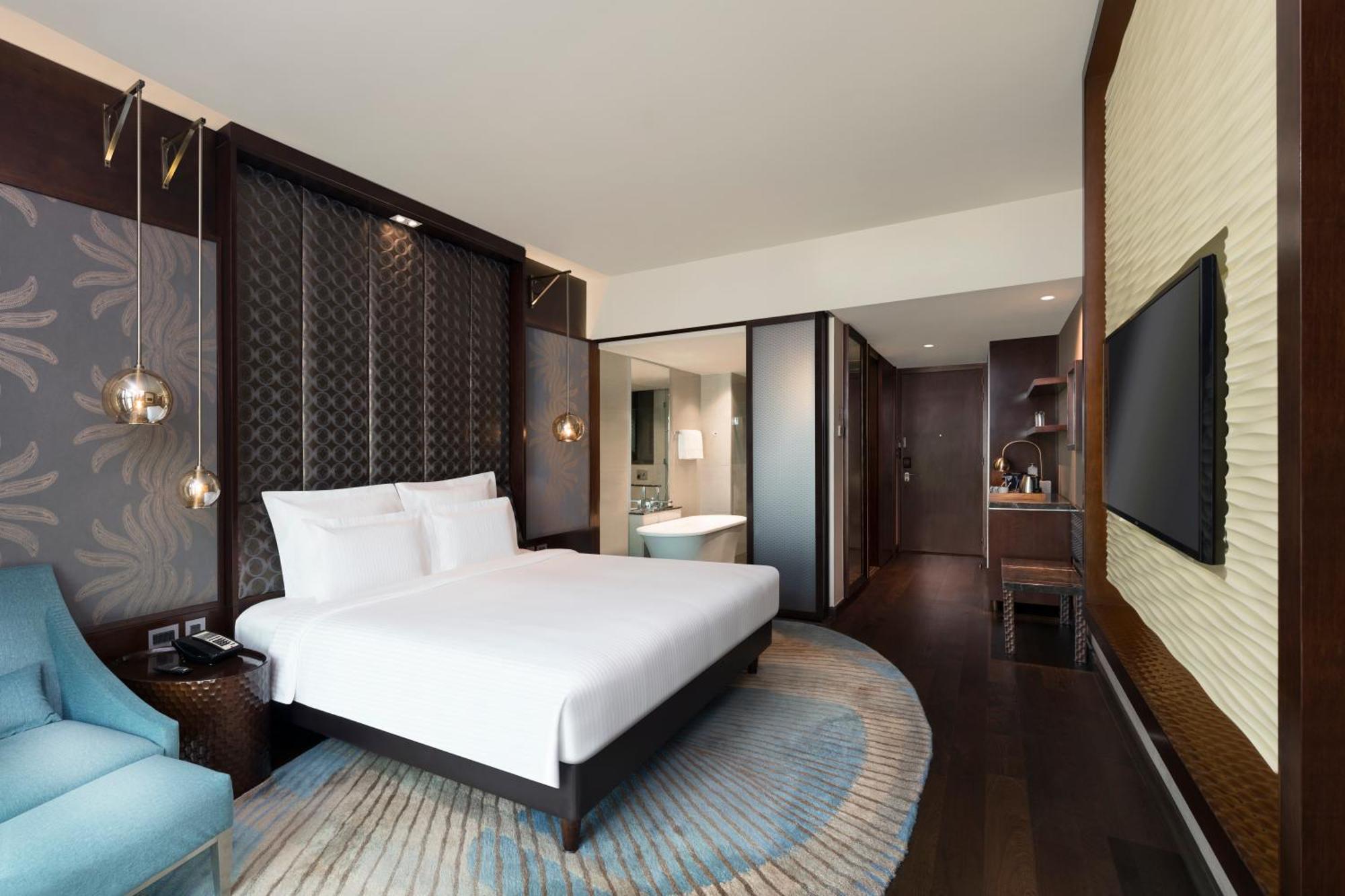Pullman New Delhi Aerocity Buitenkant foto Deluxe Room